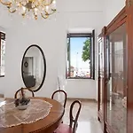 Guesthost - Casa Cinzia Lungomare Exclusive Flat Bari