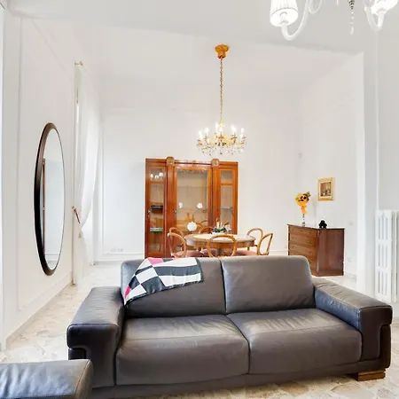 Guesthost - Casa Cinzia Lungomare Exclusive Flat Бари