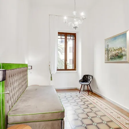 Guesthost - Casa Cinzia Lungomare Exclusive Flat * Бари