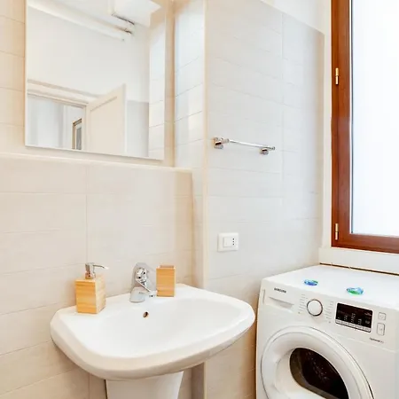 Guesthost - Casa Cinzia Lungomare Exclusive Flat Апартаменты