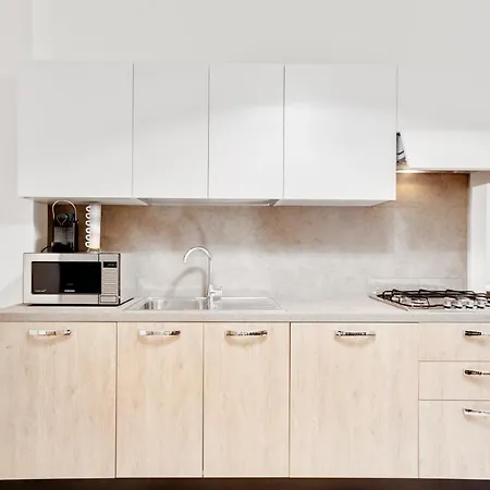 Guesthost - Casa Cinzia Lungomare Exclusive Flat * Бари