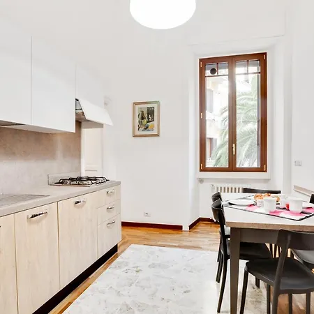 Guesthost - Casa Cinzia Lungomare Exclusive Flat Бари