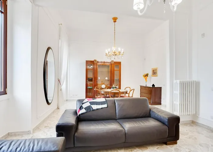 Guesthost - Casa Cinzia Lungomare Exclusive Flat Bari