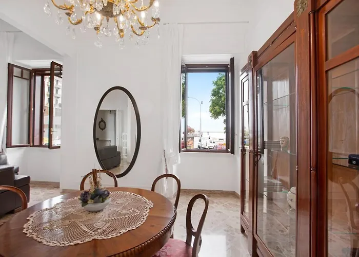 Guesthost - Casa Cinzia Lungomare Exclusive Flat Bari